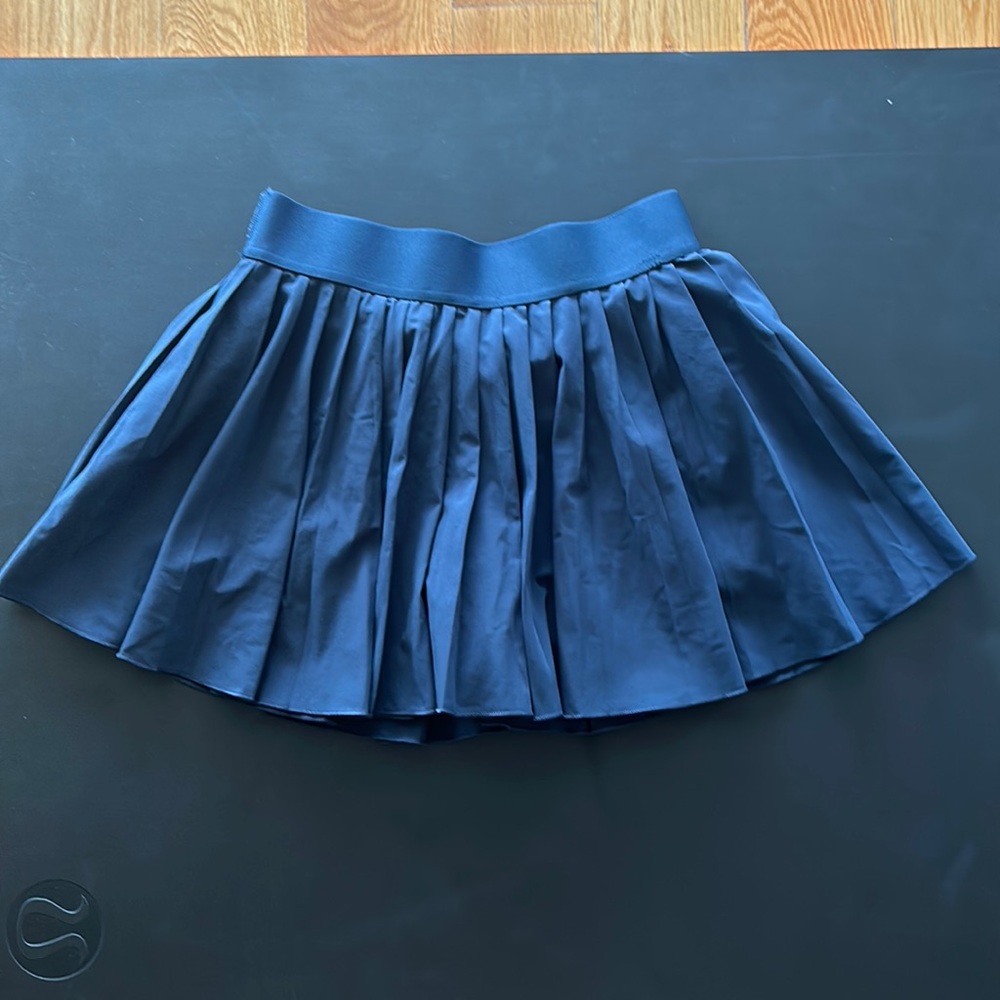 Aritzia tennis skirt